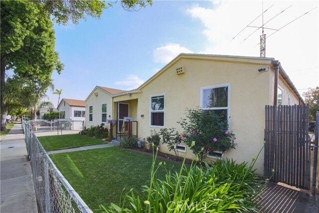 Primary Photo - 2006 S Halladay St