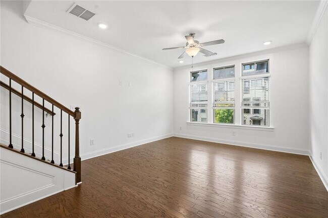 Building Photo - 2438 Figaro Dr