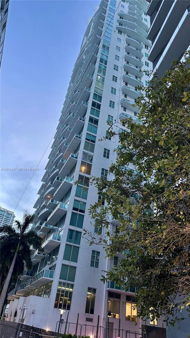 Building Photo - 41 SE 5th St