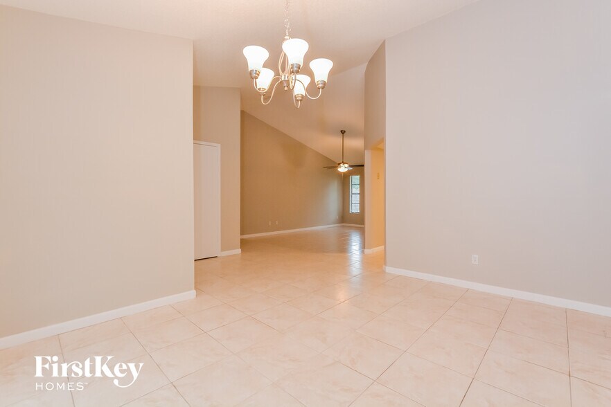 Building Photo - 2943 Mallorn Way