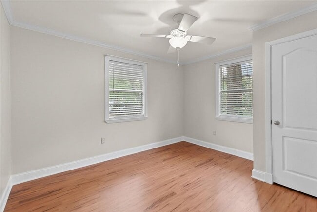 Building Photo - Completely Renovated 3 Bed 2 Bath home with HUGE fenced yard & shed