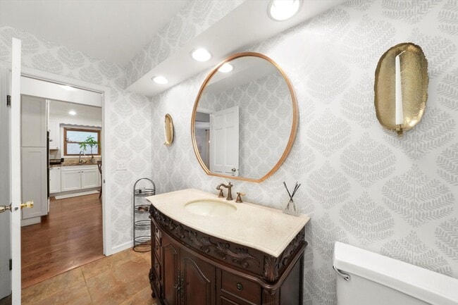 Building Photo - 5238 Pratt Ave