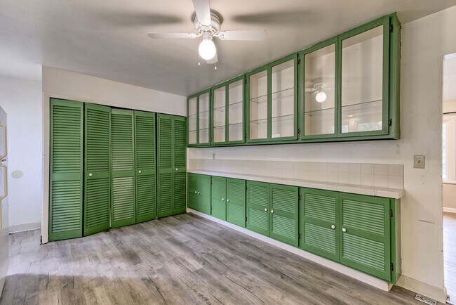 Building Photo - Students Welcome! 3 Bed / 1.5 Bath Ranch Near CSU – Large Fenced Yard | Pets Welcome | Flexible L...