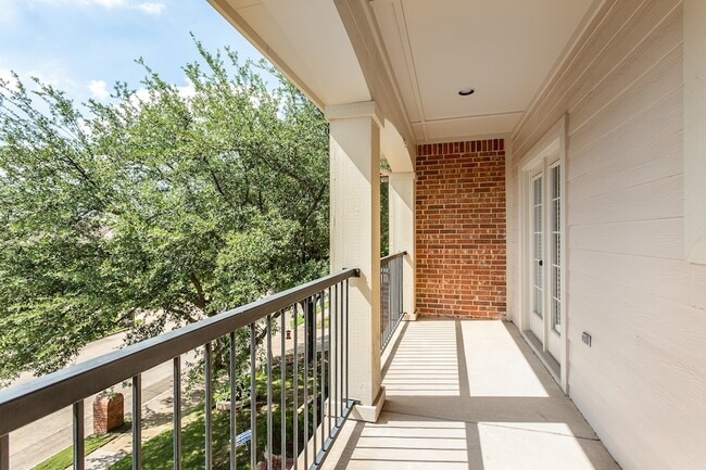 Building Photo - 4738 Coyote Trail
