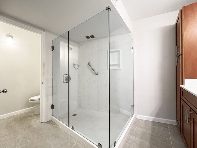 Building Photo - Cat Friendly Hawaii Kai Condo with Panoram...