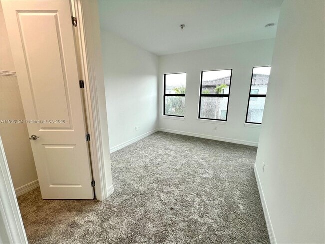 Building Photo - 130 S University Dr