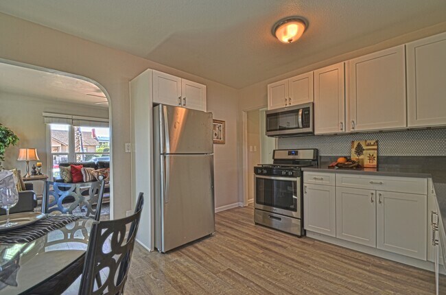 Building Photo - Classic California MODERNIZED- renovated 2...