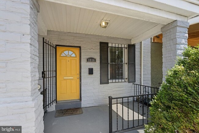 Building Photo - 1816 Rosedale St NE