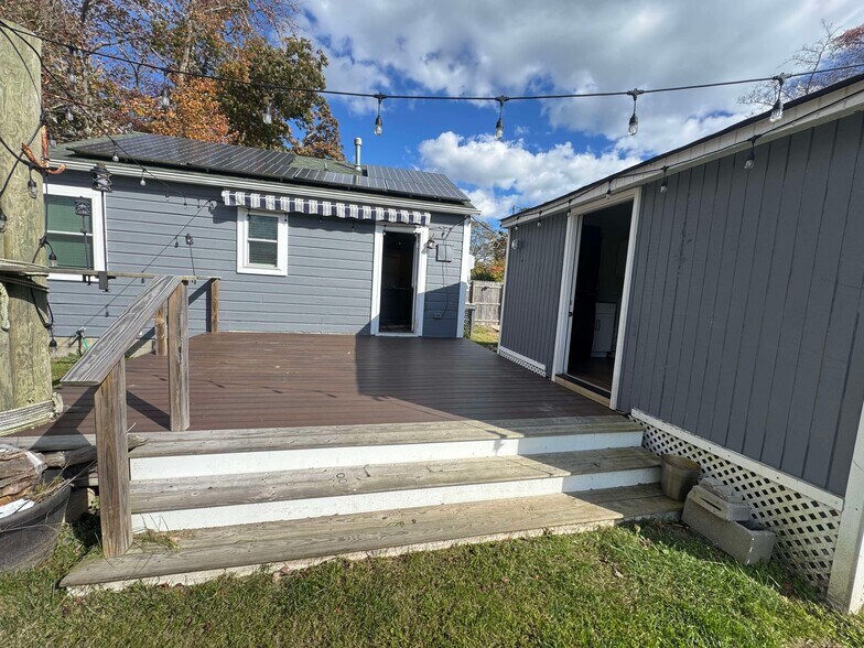 Building Photo - 28 Sheridan Dr