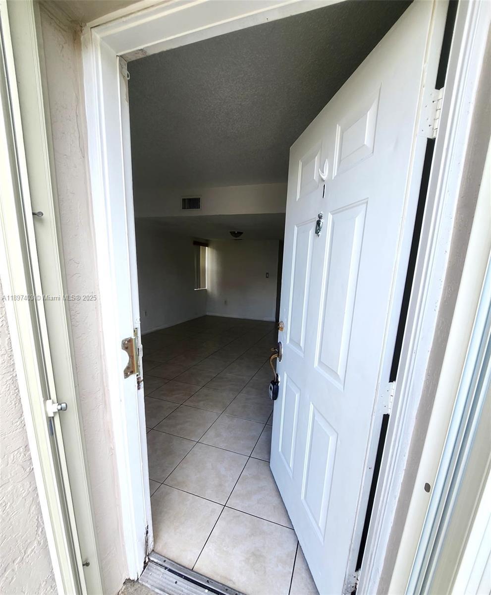 Building Photo - 9203 Fontainebleau Blvd