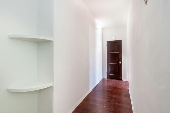 Building Photo - 1846 Holmby Ave