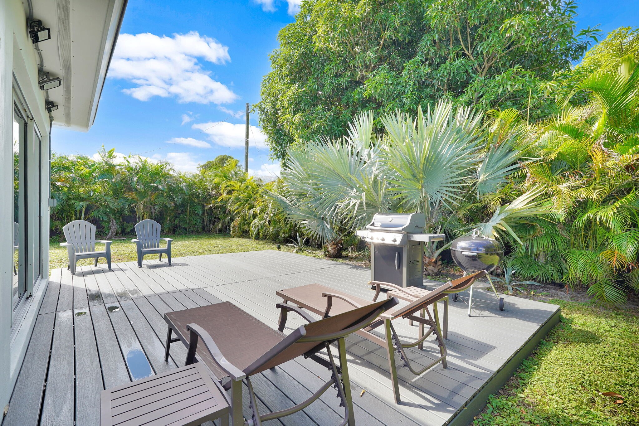 Building Photo - 1420 S 24th Ter