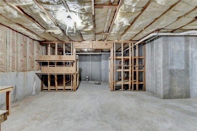 Building Photo - 6670 Island Pointe Dr