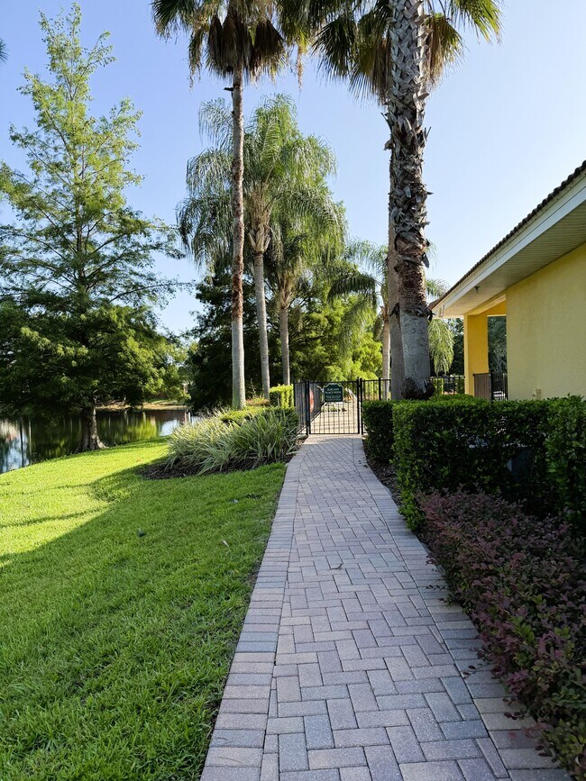 Building Photo - 4910 Fiorazante Ave