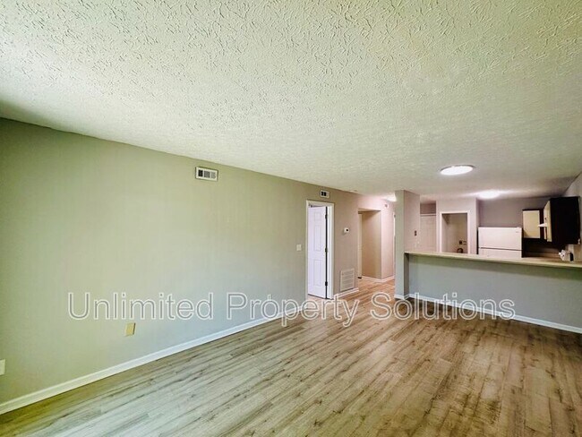 Building Photo - 205 Sunn Aire Ct