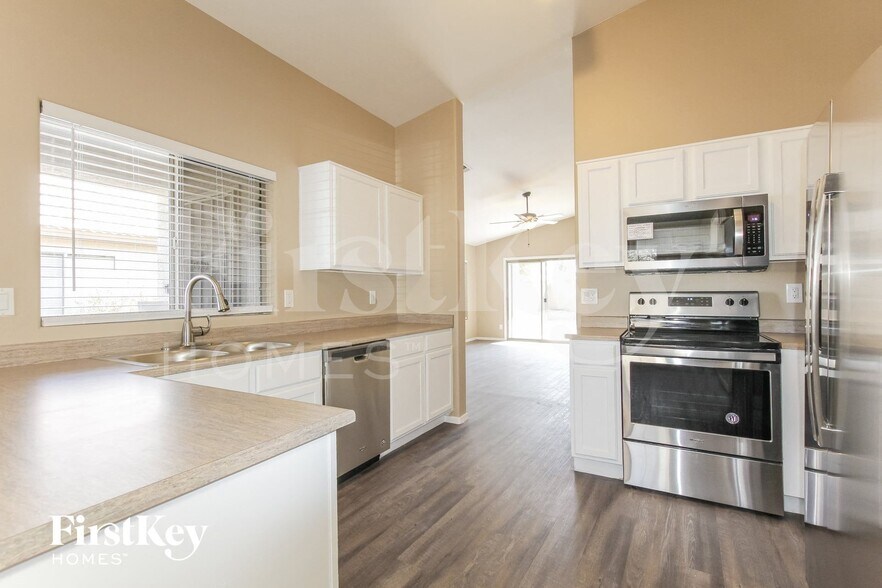 Building Photo - 14133 W Two Guns Trail