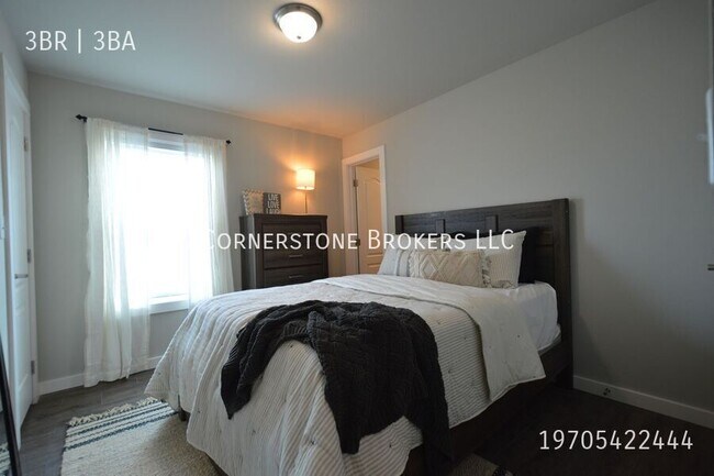 Building Photo - 204 Omnia-C