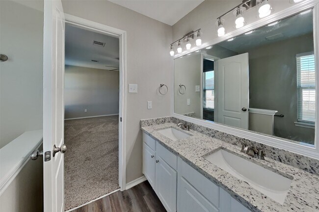 Building Photo - 18230 Temple Hill Ln