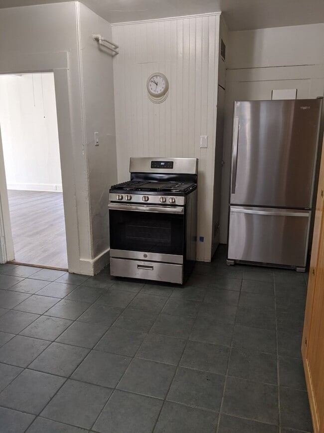 Building Photo - 1510 Broad St