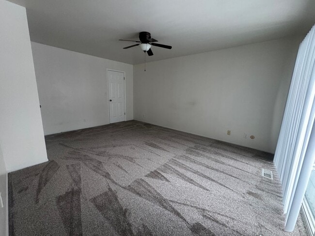 Building Photo - Beautiful 2 bedroom duplex for rent in Cottonwood Heights!