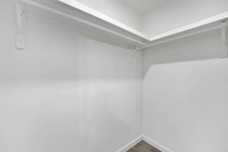Building Photo - 1402 W Platinum Dr
