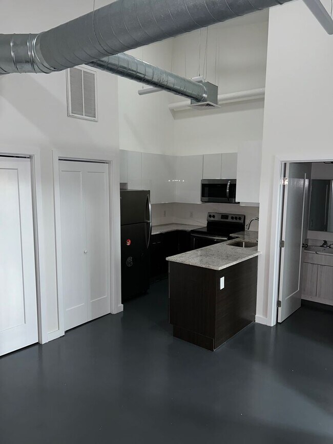 Building Photo - 1710 N 5th St
