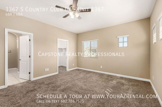 Building Photo - 1367 S Country Club Dr