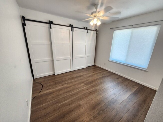 Building Photo - MUST SEE!!! Move in Ready! 3 Bedroom Home