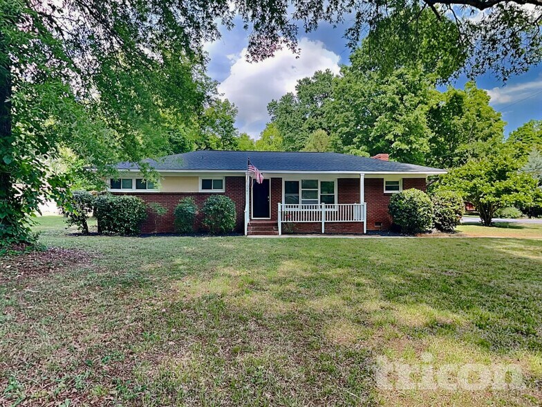 Building Photo - 1141 Dooley Dr