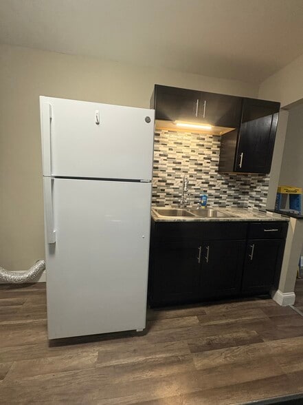 Building Photo - 15 John St