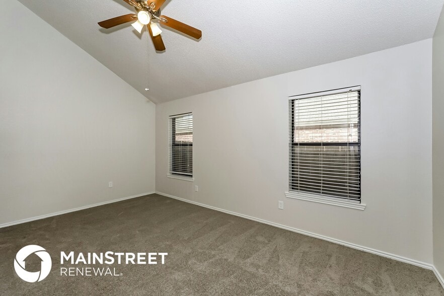 Building Photo - 223 Rodeo Dr