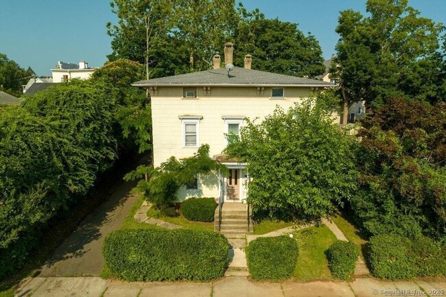 Primary Photo - 323 Maple St