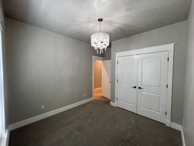 Building Photo - Gorgeous 4 bed 3 bath home in Meridian, ju...