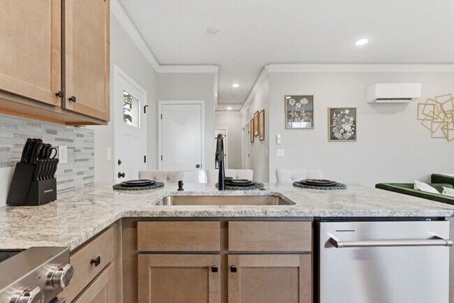 Building Photo - 9527 SE 73rd Ave