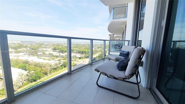 Building Photo - 3100 N Ocean Dr