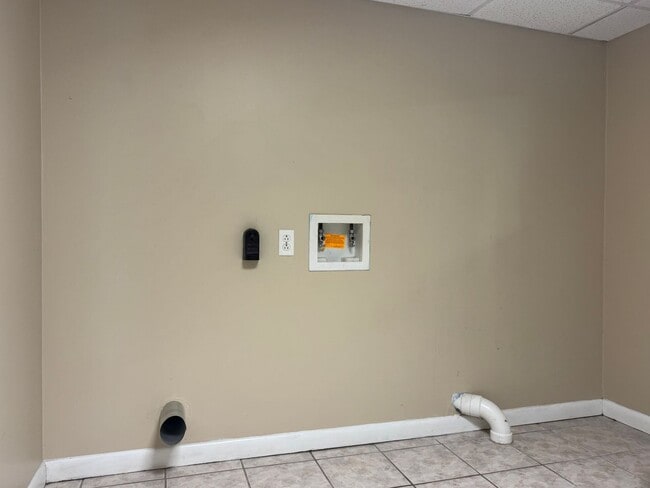 Building Photo - 2 Bedroom 2 Bathroom Home in Johnson City, TN