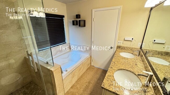 Building Photo - 1040 Elderberry Dr