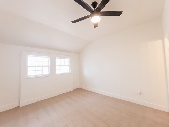 Building Photo - 2509 39th St