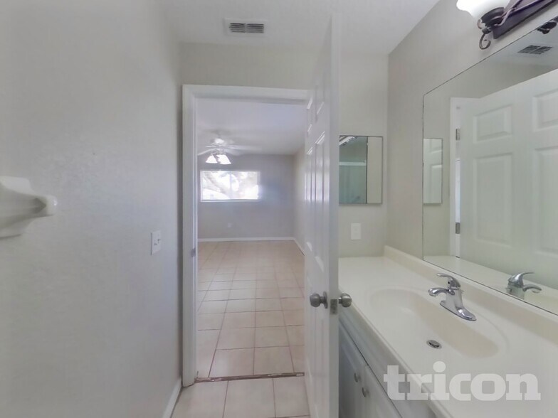 Building Photo - 4369 Montano Ave