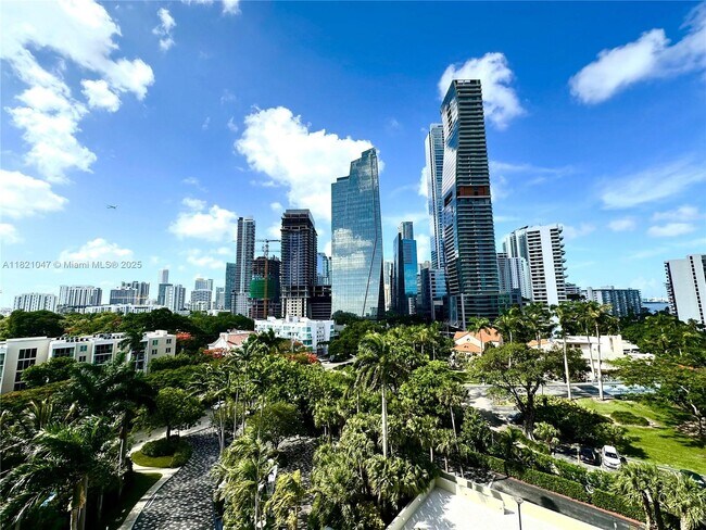 Building Photo - 1581 Brickell Ave