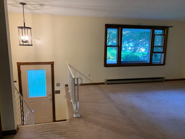 Building Photo - 7 Overlook Ave