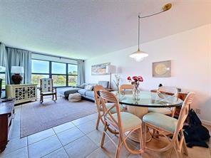 Building Photo - 2311 S Cypress Bend Dr