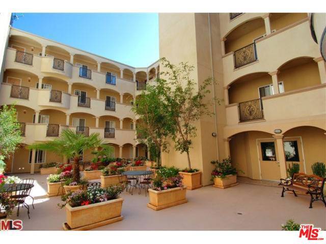 Building Photo - 11911 Mayfield Ave