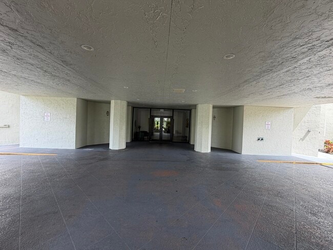 Building Photo - 6463 La Costa Dr