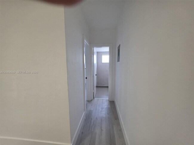 Building Photo - 7845 NE Bayshore Ct