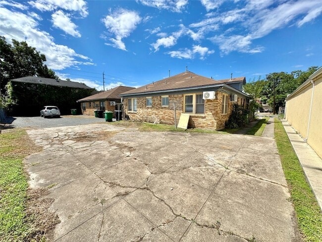 Building Photo - 7 Hunt St