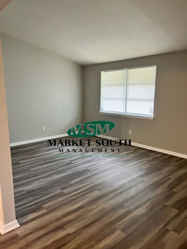 Building Photo - **APPLICATION PENDING!!! SAVANNAH - SKIDAW...