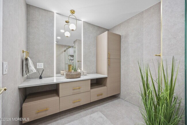 Building Photo - 10 Kinglet Ave