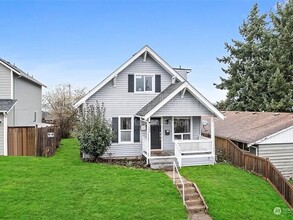 Building Photo - 2243 E 35th St