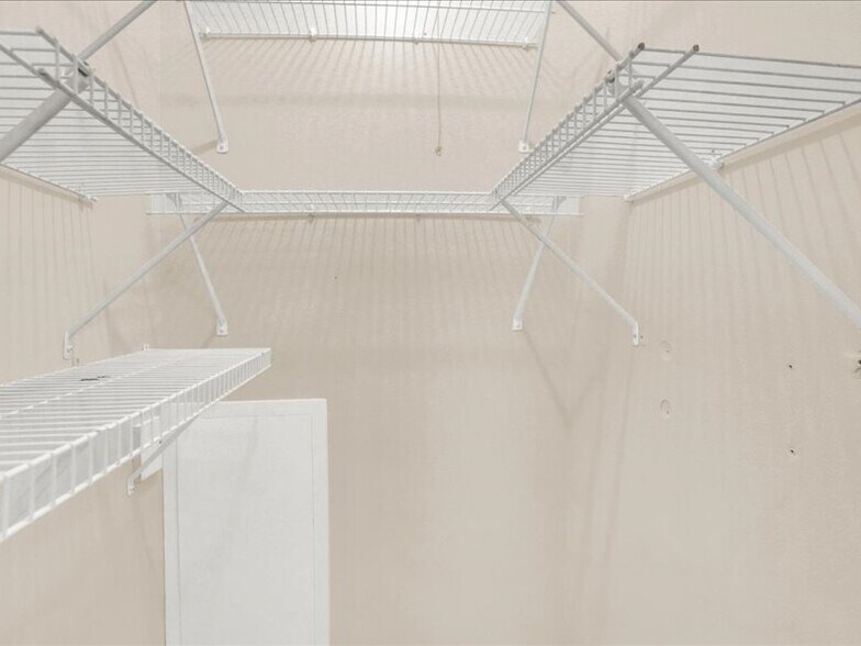 Building Photo - 809 Old Silver Spring Rd